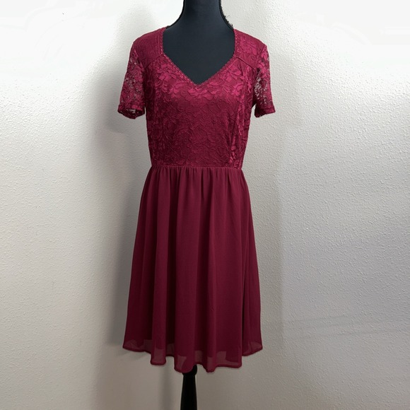 Mondschein Dresses & Skirts - Mondschein Cocktail‎ Dress Women's Medium Maroon Satin Floral Lace Elegant Party